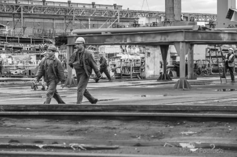 Gdansk Shipyard BW men working reportage