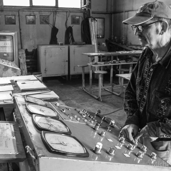Gdansk Shipyard BW men working reportage