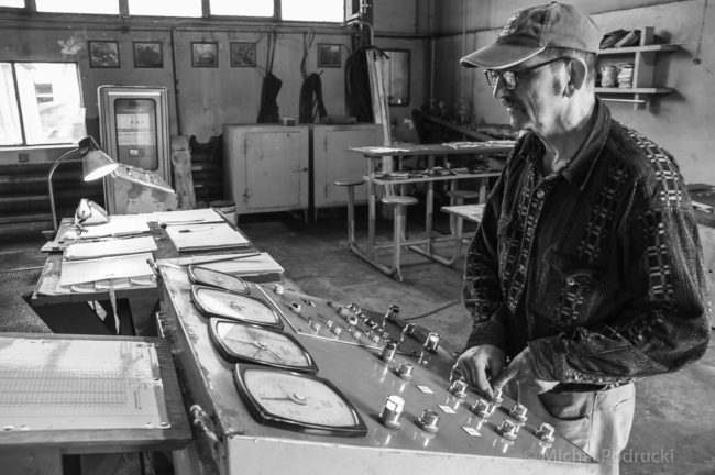 Gdansk Shipyard BW men working reportage